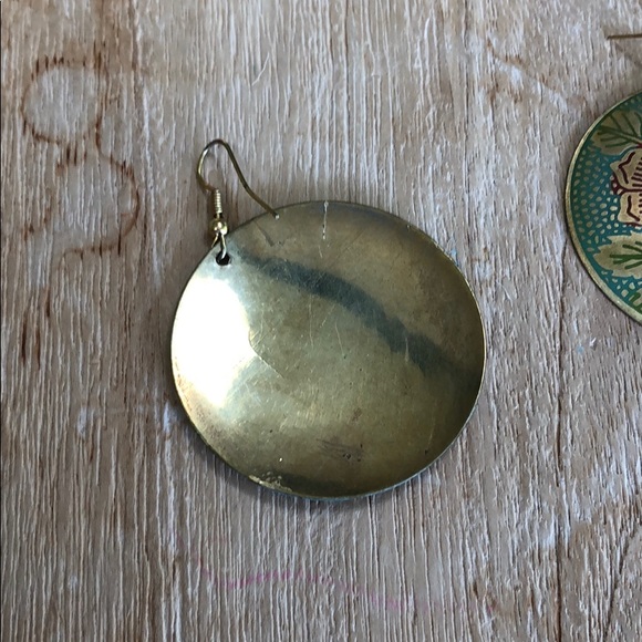 Floral earrings - Picture 3 of 3